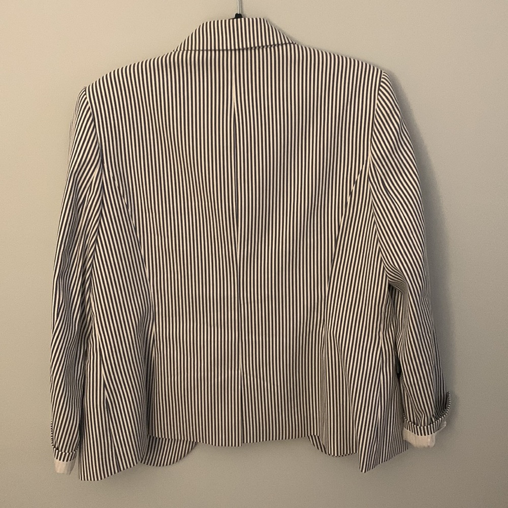Nine West light blue and white blazer - Picture 3 of 3